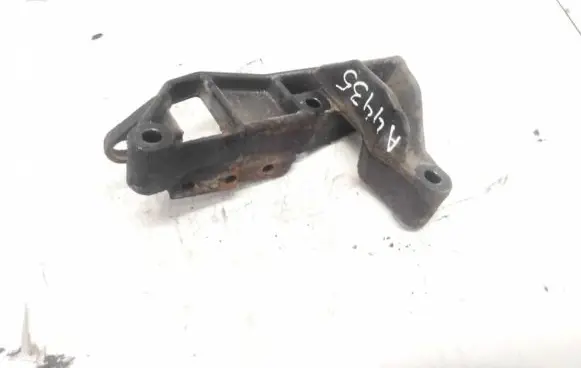 Opel Zafira A Engine mounting bracket 90538558 7135979