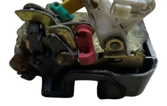Chrysler PT Cruiser Rear door lock 48281739