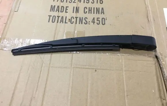 Rear wiper blade arm