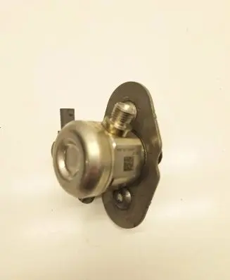 BMW X1 F48 F49 Fuel injection high pressure pump 13517636881 7636881