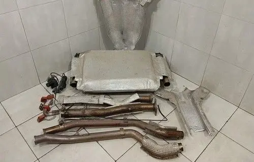 Aston Martin Virage Rear muffler/silencer tail pipe 20112012
