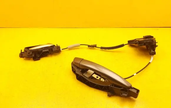 Citroen C4 X Front door lock 9832797780