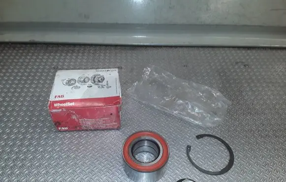 Ford Fiesta Front wheel ball bearing 713678100