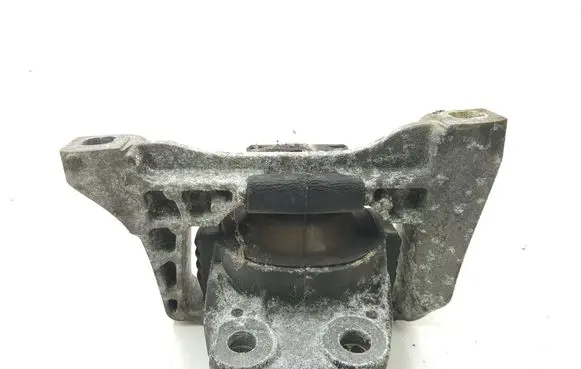 Volvo V50 Engine mount bracket 7M516F012YB 82521539T1