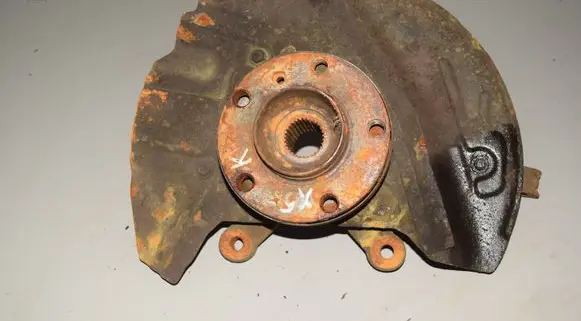 BMW X5 E53 Front wheel hub