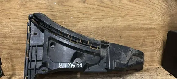 Volvo XC90 Front bumper mounting bracket 30698128