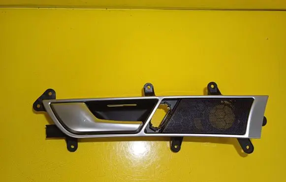 Audi A6 S6 C6 4F Front door interior handle 4F0837019
