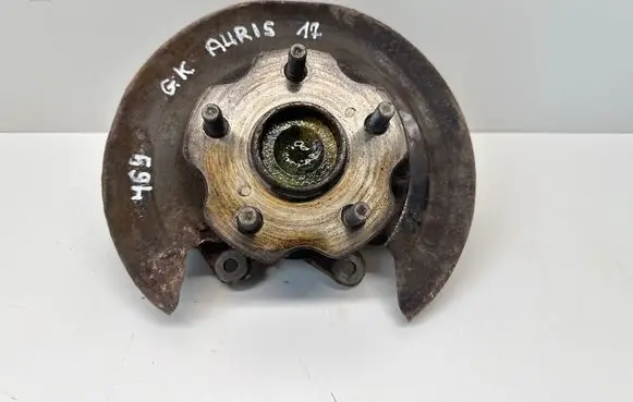 Toyota Auris E180 Rear wheel hub spindle/knuckle 