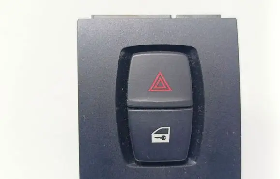 BMW 1 F20 F21 Hazard light switch 9231786