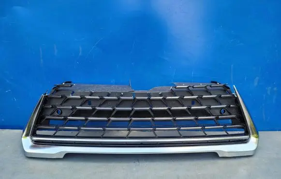 Lexus UX Front bumper upper radiator grill 5312276060