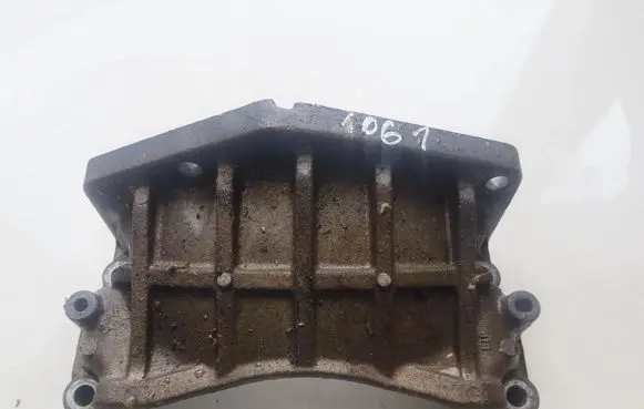 Mitsubishi Space Star Engine mounting bracket