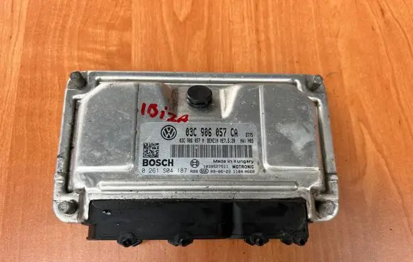 Seat Ibiza IV (6J,6P) Engine control unit/module 03C906057CA 0261S04187