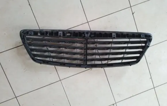 Mercedes-Benz S W221 Front bumper upper radiator grill