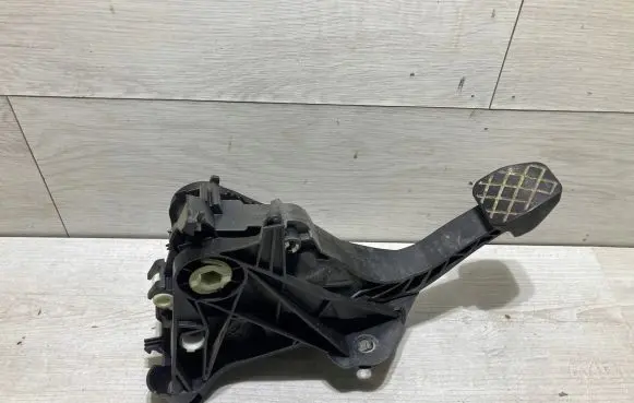 Clutch pedal