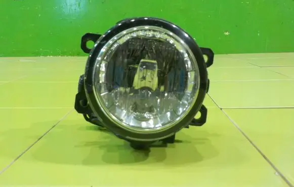 Mitsubishi Outlander Front fog light 26120W010P PRAWY