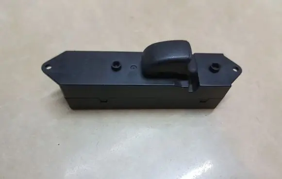Mitsubishi Pajero Sport I Electric window control switch MR194820