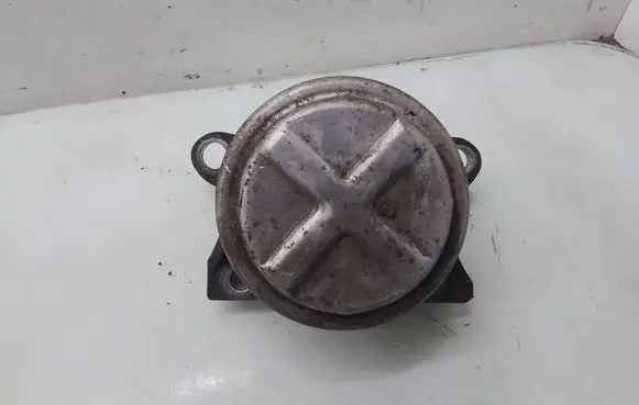 Engine mount bracket