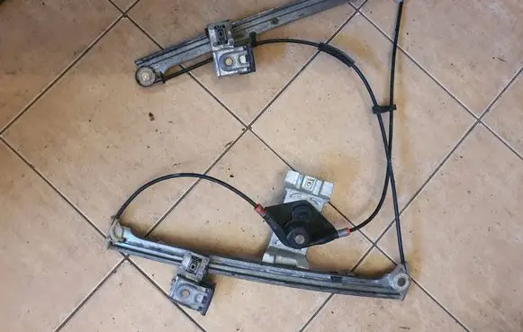 Volkswagen Golf III Sliding door window regulator with motor 1H0837402