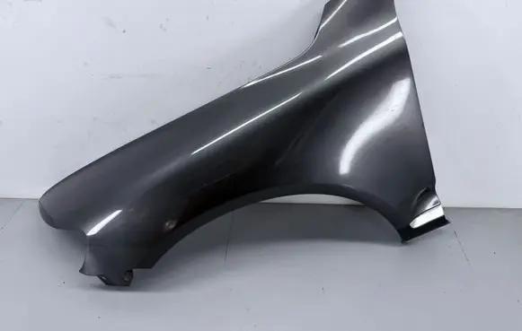 Volkswagen Touareg I Fender 7L6021105G