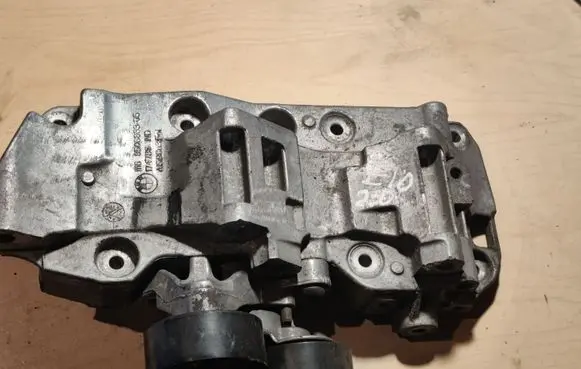 BMW 5 F10 F11 Generator/alternator bracket 174786 850686305 1116850686305
