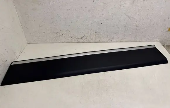 Volvo XC70 Front door trim (molding) 30763658