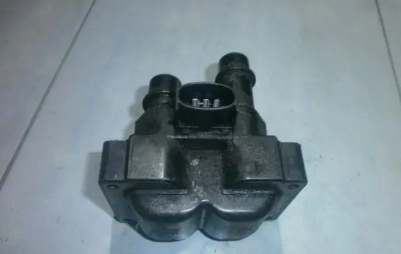 Ford Escort High voltage ignition coil 938f12024ca