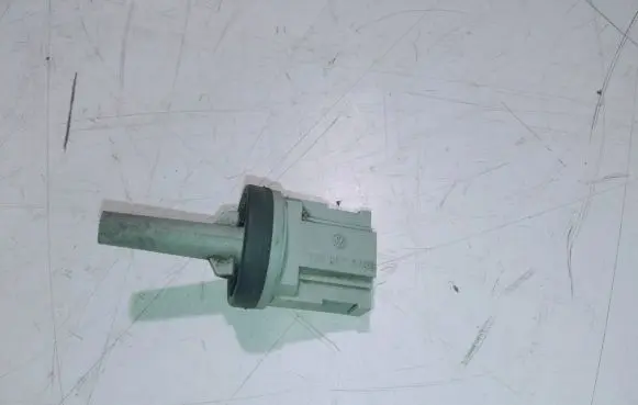 Audi A4 S4 B6 8E 8H Interior temperature sensor 1J0907543B