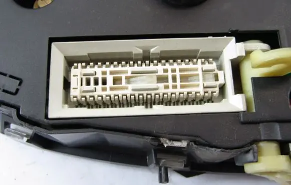 Opel Astra G Speedometer (instrument cluster) 88311258