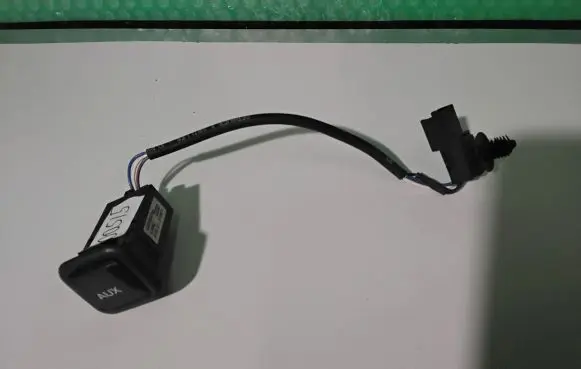 Audi A6 S6 C7 4G AUX in-socket connector 4G0035474A