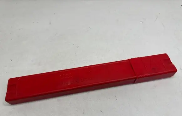 Volkswagen PASSAT B7 Emergency warning sign 8D9860251B