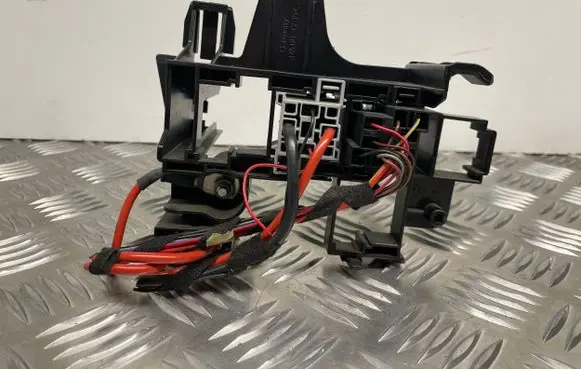 Audi A7 S7 4G Relay mounting block 4G2937503A