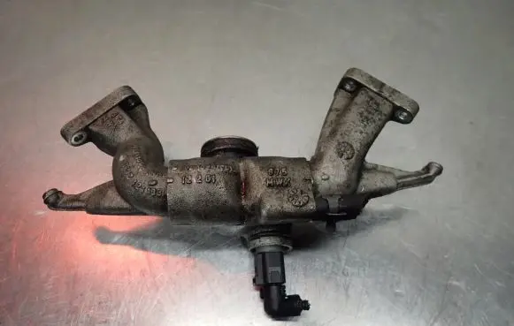 Volkswagen Touareg I Engine coolant pipe/hose 07Z121133