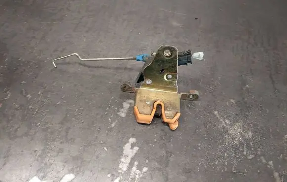 Tailgate/trunk/boot lock/catch/latch