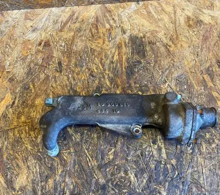 Opel Omega A Thermostat housing 90209606