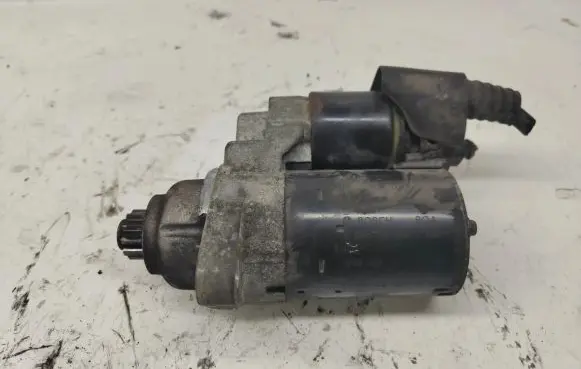Volkswagen Polo IV 9N3 Starter motor 02T911021 0001120408