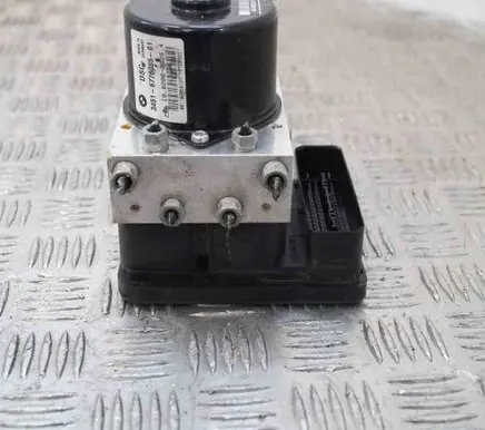 BMW 1 E81 E87 ABS Pump 67760556776056