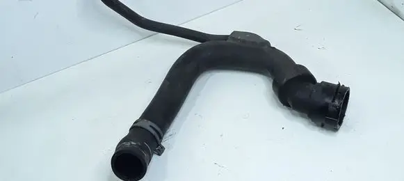 Volkswagen PASSAT B5.5 Engine coolant pipe/hose 8D0121101M
