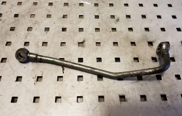 Toyota Avensis T270 Turbo turbocharger oiling pipe/hose