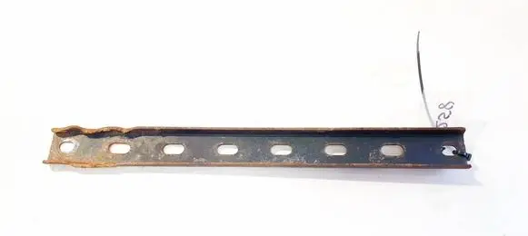 Engine mounting bracket
