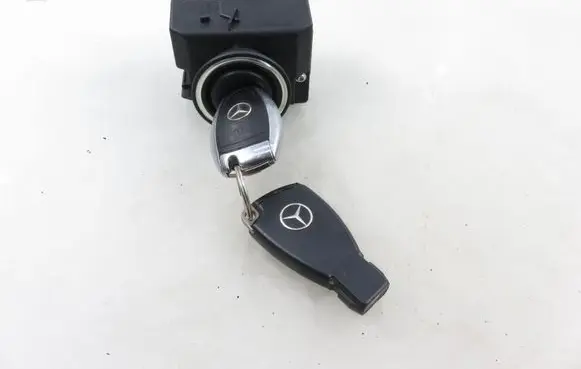 Mercedes-Benz C AMG W203 Ignition lock 2095451908