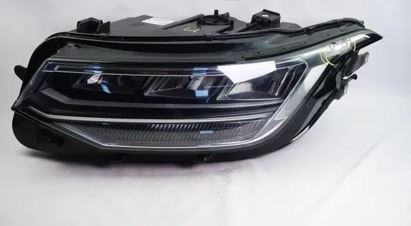 Volkswagen Tiguan Headlight/headlamp 5NB941035C