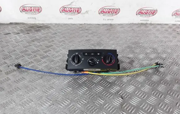 Peugeot 207 Climate control unit N102080F