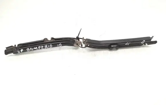 Mercedes-Benz ML W164 Front bumper mounting bracket A1648800314 A1648800414