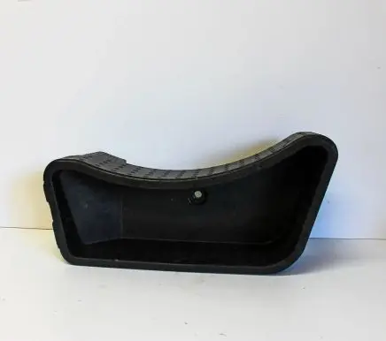 Volkswagen Touareg II Other trunk/boot trim element 7P6863220