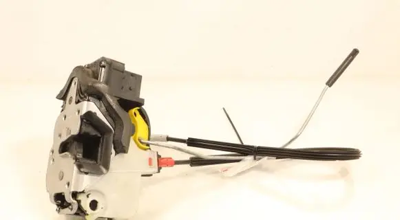 Chevrolet Aveo Front door lock 12G171
