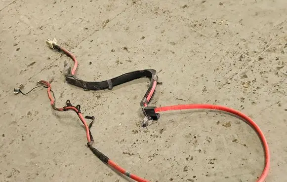 BMW 5 E60 E61 Positive cable (battery) 9176949 50578594 56578594