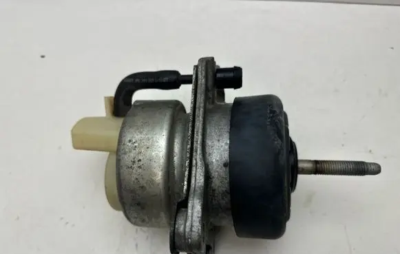 Ford Mustang VI Engine mount bracket FR3C6B032AD