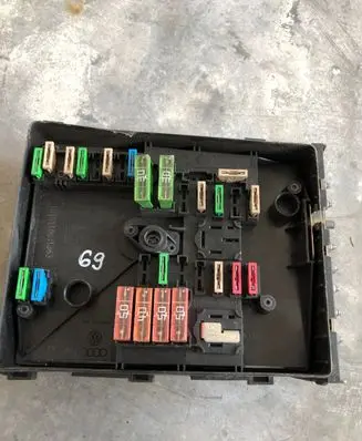 Volkswagen Golf V Fuse module 1K0937125A