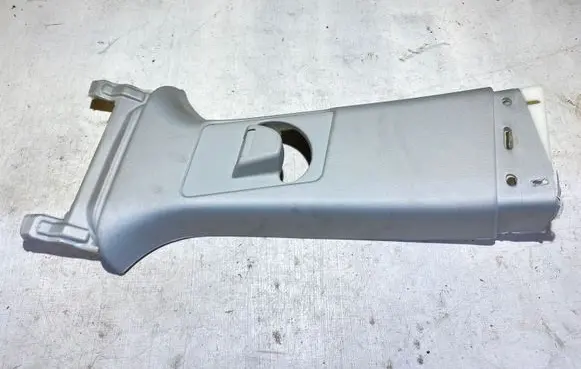 Land Rover Range Rover Sport L494 (B) pillar trim (top) DK6224397A DK6224397B
