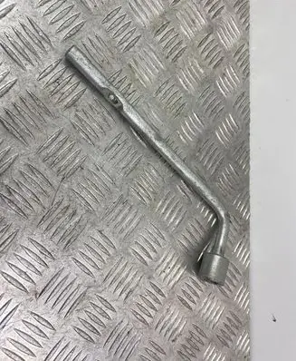 Mitsubishi Outlander Wheel nut wrench 